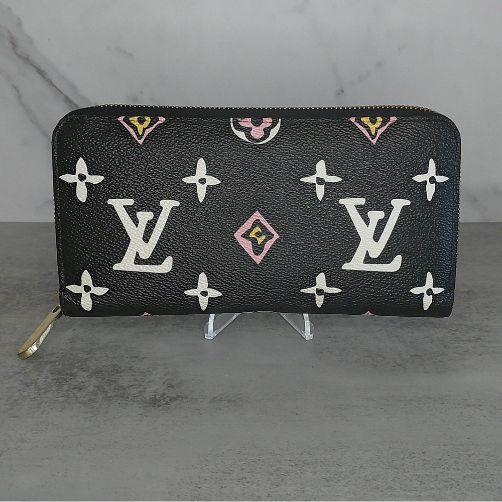 Authentic Louis Vuitton LV Limited Edition Wild At Heart Zippy Wallet w/ COA